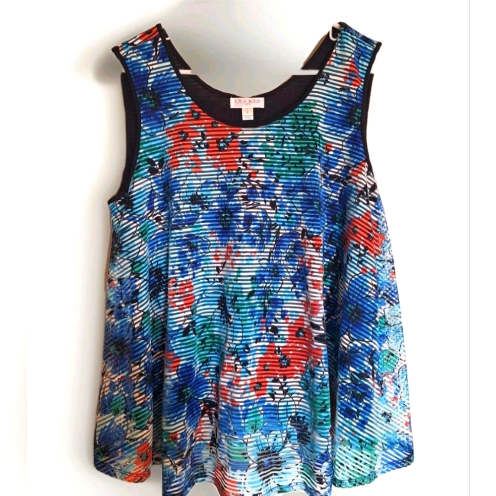 Studio JPR Blue Floral Blouse Tank Top Womens Size Large EUC Button Accents